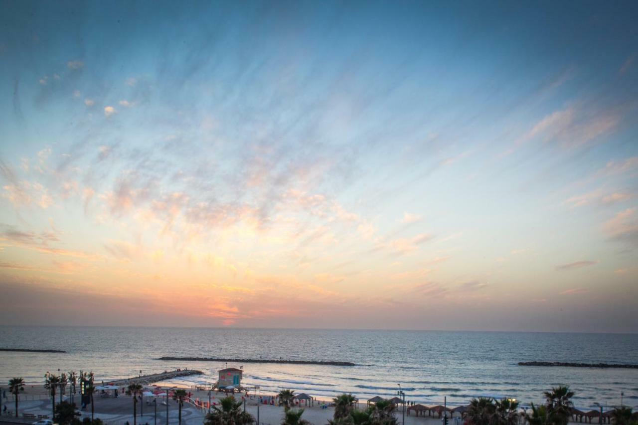 Olive Baywatch Hotel Tel Aviv Exterior photo